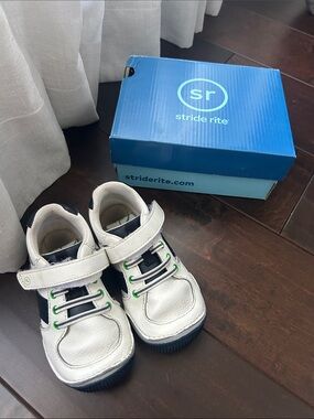 Stride Rite Wes White - size 10 Wide